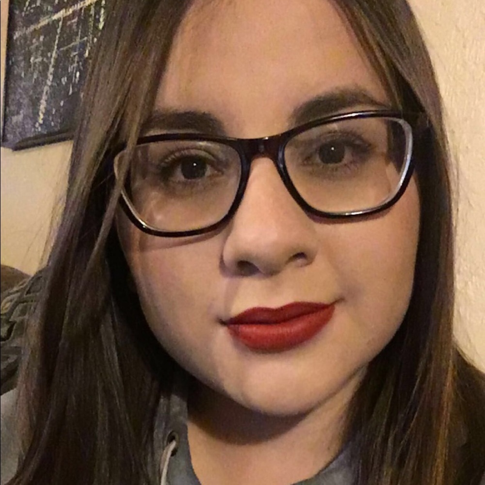 Meet your Posher, Alexandra